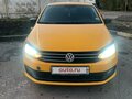 2016 Volkswagen Polo V Рестайлинг, жёлтый, 670000 рублей - вид 1