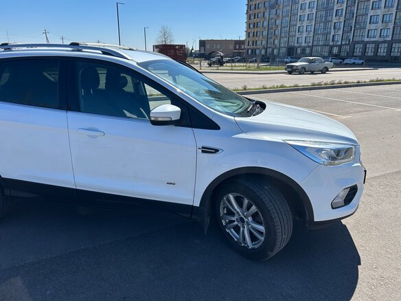 2018 Ford Kuga II Рестайлинг, белый, 1500000 рублей - вид 4