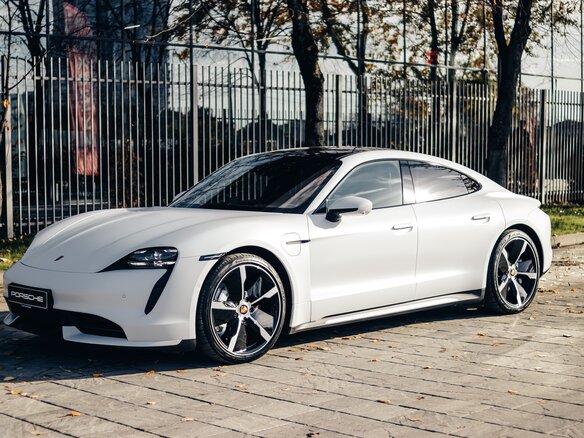 2021 Porsche Taycan Turbo I, белый, 12000000 рублей - вид 2
