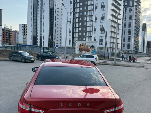 2018 Lada (ВАЗ) Vesta I, красный, 850000 рублей - вид 4
