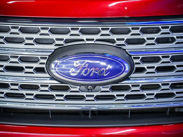2019 Ford Explorer VI, красный, 3695000 рублей - вид 18