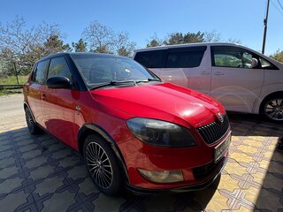 2014 Skoda Fabia II Рестайлинг, красный, 900000 рублей, вид 1