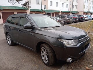 2014 Mitsubishi Outlander III, серый, 1425000 рублей, вид 3