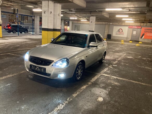 2010 Lada (ВАЗ) Priora I, серебристый, 299990 рублей