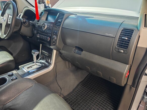 2012 Nissan Pathfinder III Рестайлинг, серебристый, 2600000 рублей - вид 3
