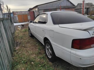 1995 Toyota Vista IV (V40), белый, 300000 рублей, вид 4