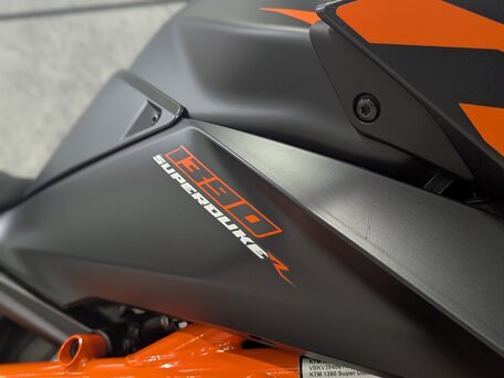 2023 KTM 1390 Super Duke R, чёрный, 2600000 рублей, вид 4