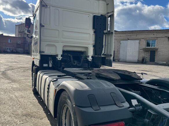 2015 DAF XF 105, белый, 5500000 рублей - вид 4