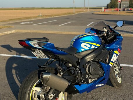 2019 Suzuki GSX-R 600, красный, 750000 рублей, вид 4