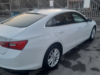 2018 Chevrolet Malibu IX, белый, 720000 рублей, вид 2