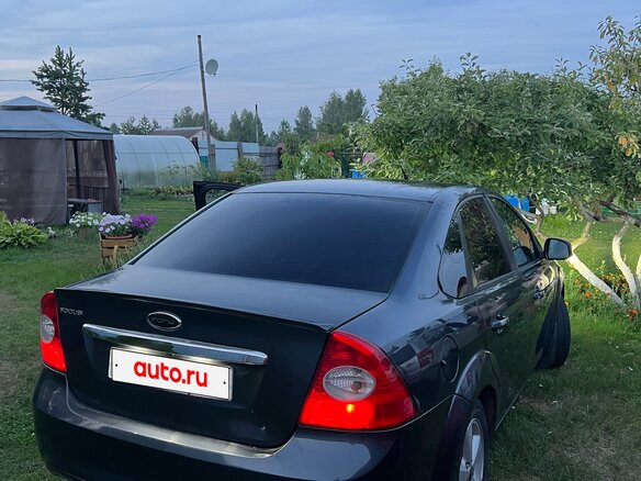 2009 Ford Focus II Рестайлинг, чёрный, 430000 рублей - вид 2