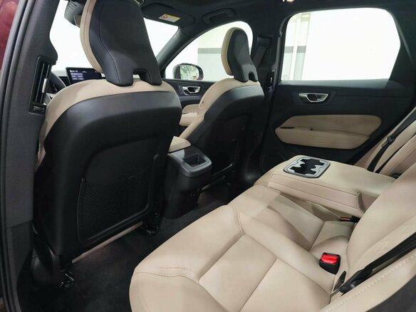 2025 Volvo XC60 II Рестайлинг 2, красный, 6290000 рублей - вид 28