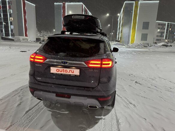2022 Geely Atlas I, серый, 2400000 рублей - вид 5