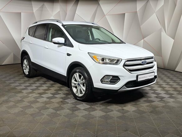 2017 Ford Kuga II Рестайлинг, белый, 1993000 рублей - вид 2