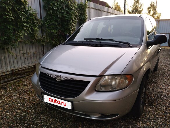 2002 Chrysler Voyager IV, серебристый, 330000 рублей