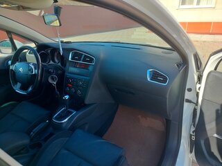 2011 Citroen C4 II, белый, 580000 рублей, вид 5