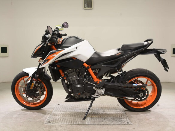 2021 KTM 890 Duke R, белый, 900000 рублей - вид 1
