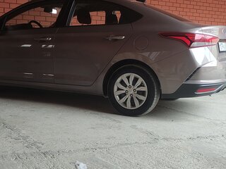 2021 Hyundai Solaris II Рестайлинг, коричневый, 1550000 рублей, вид 1