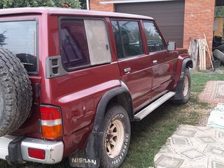 1990 Nissan Patrol IV (Y60), красный, 1100000 рублей, вид 5