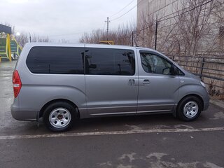 2013 Hyundai H-1 II, серебристый, 1500000 рублей, вид 2