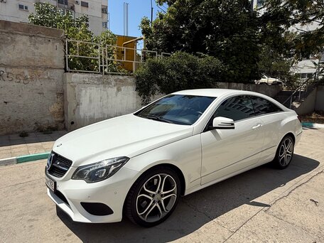 2013 Mercedes-Benz E-Класс 200 IV (W212, S212, C207) Рестайлинг, белый, 2200000 рублей, вид 3