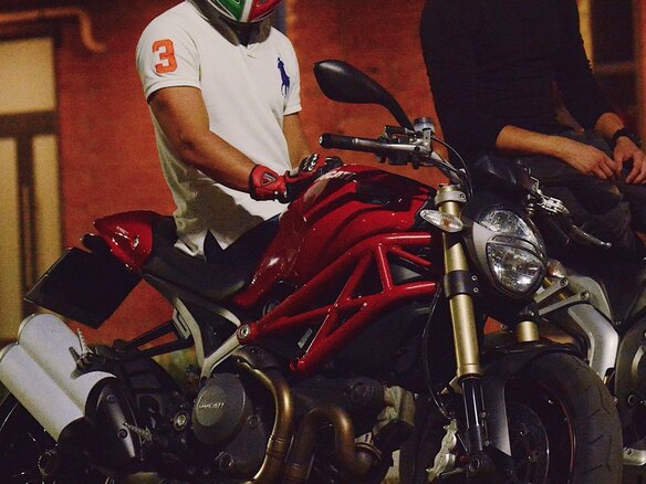 2013 Ducati Monster 1100, красный - вид 2