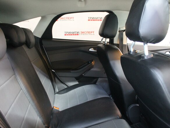 2015 Ford Focus III Рестайлинг, серебристый - вид 10