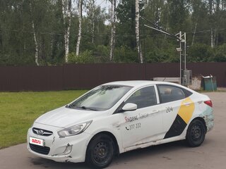2013 Hyundai Solaris I, белый, 290000 рублей, вид 1