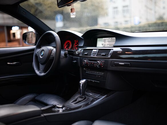 2010 BMW 3 серии 335xi V (E90/E91/E92/E93) Рестайлинг, серый, 2100000 рублей - вид 3