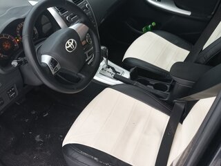 2011 Toyota Corolla X (E140, E150) Рестайлинг, чёрный, 860000 рублей, вид 4