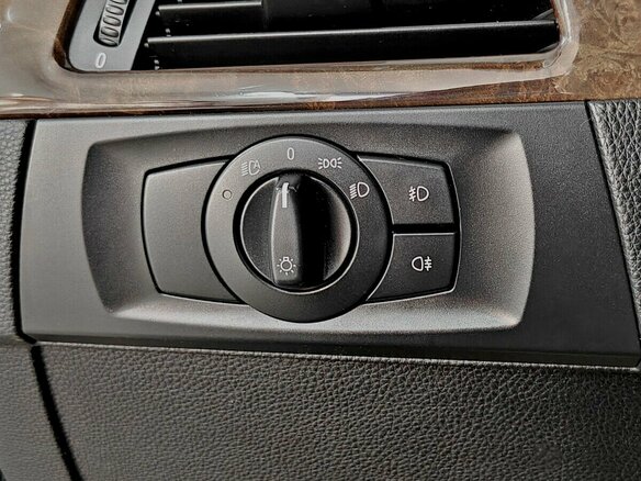 2007 BMW 3 серии 320i V (E90/E91/E92/E93), чёрный, 860000 рублей - вид 7