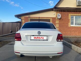 2016 Volkswagen Polo V Рестайлинг, белый, 1000000 рублей, вид 3