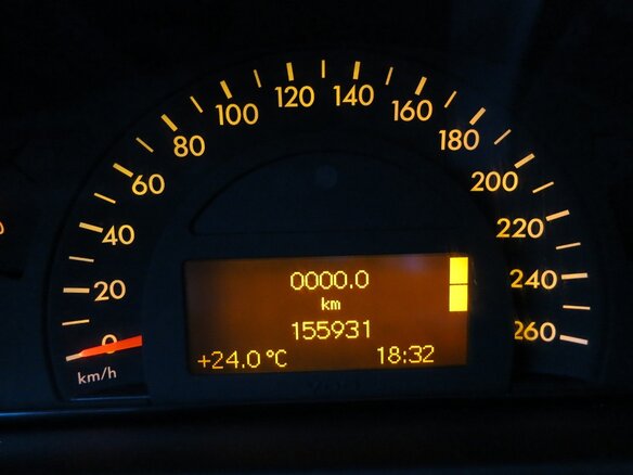 2004 Mercedes-Benz C-Класс 240 II (W203) Рестайлинг, бежевый - вид 6