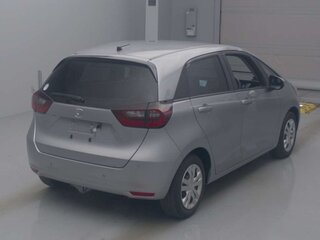 2023 Honda Fit IV Рестайлинг, серебристый, 1100000 рублей, вид 3