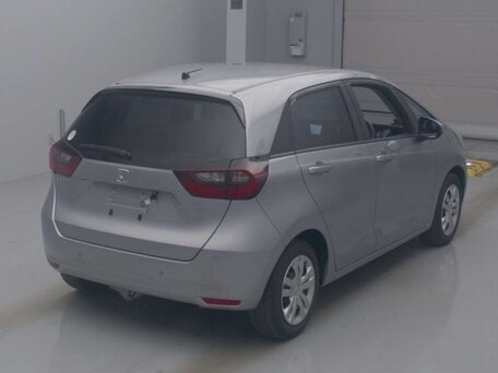 2023 Honda Fit IV Рестайлинг, серебристый, 1100000 рублей, вид 3