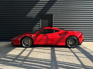 2021 Ferrari F8 Tributo, красный, 25500000 рублей, вид 3