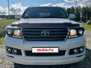 2015 Toyota Land Cruiser 200 Series Рестайлинг 1, белый, 4850000 рублей, вид 1