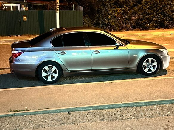 2008 BMW 5 серии 525i V (E60/E61) Рестайлинг, серый, 1300000 рублей - вид 6