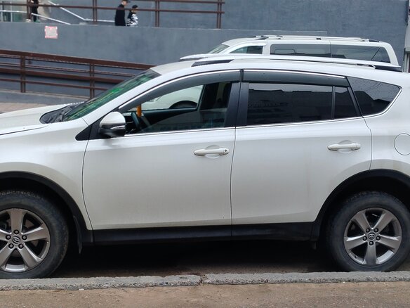 2015 Toyota RAV4 IV (XA40), белый, 2200000 рублей - вид 2