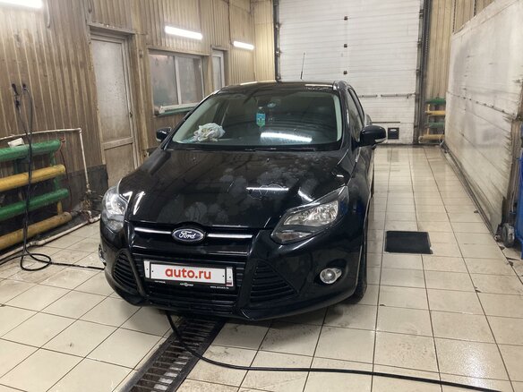 2011 Ford Focus III, чёрный - вид 1
