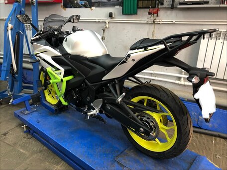 2018 Yamaha YZF-R3, белый, 650000 рублей, вид 4