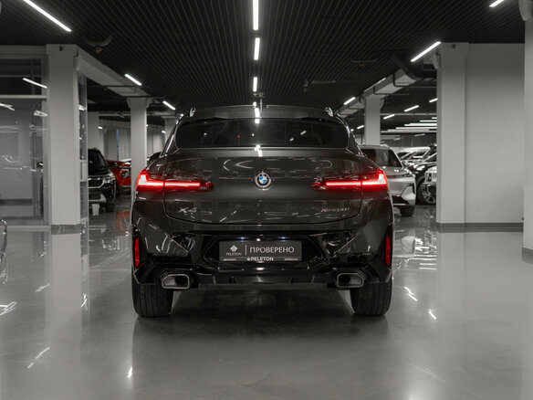 2023 BMW X4 20i II (G02) Рестайлинг, серый - вид 5