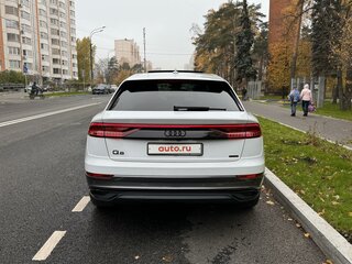 2018 Audi Q8 55 TFSI I (4M), белый, 5500000 рублей, вид 4