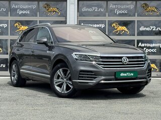 2020 Volkswagen Touareg III, серый, 6050000 рублей, вид 3