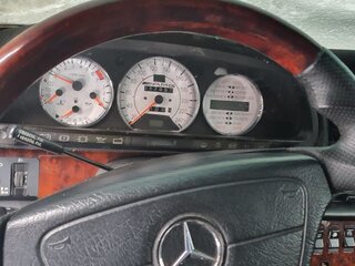 1986 Mercedes-Benz S-Класс 260 II (W126) Рестайлинг, чёрный, 700000 рублей, вид 3