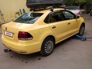 2018 Volkswagen Polo V Рестайлинг, жёлтый, 650000 рублей, вид 4