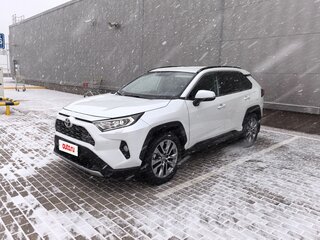 2021 Toyota RAV4 V (XA50), белый, 3200000 рублей, вид 2