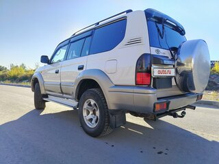 2000 Toyota Land Cruiser Prado 90 Series Рестайлинг, серебристый, 1500000 рублей, вид 2