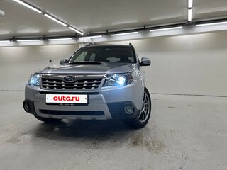 2011 Subaru Forester III Рестайлинг, серебристый, 2500000 рублей, вид 1