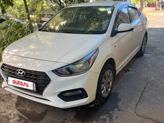 2018 Hyundai Solaris II, белый, 900000 рублей, вид 3